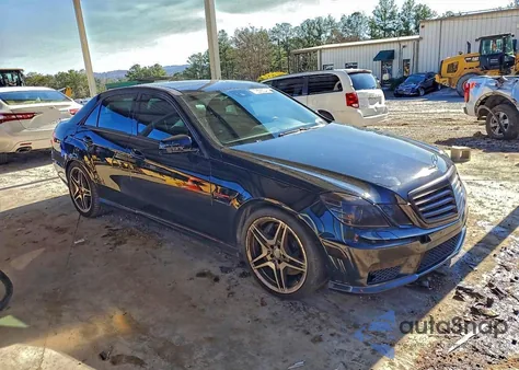 2011 Mercedes-Benz E 63 Amg z USA, uszkodzony, nr VIN WDDHF7HB5BA285426